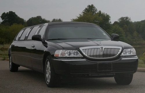 Book Your Next Hourly Limousine Rental in West Palm Beach with Lucca Transportation